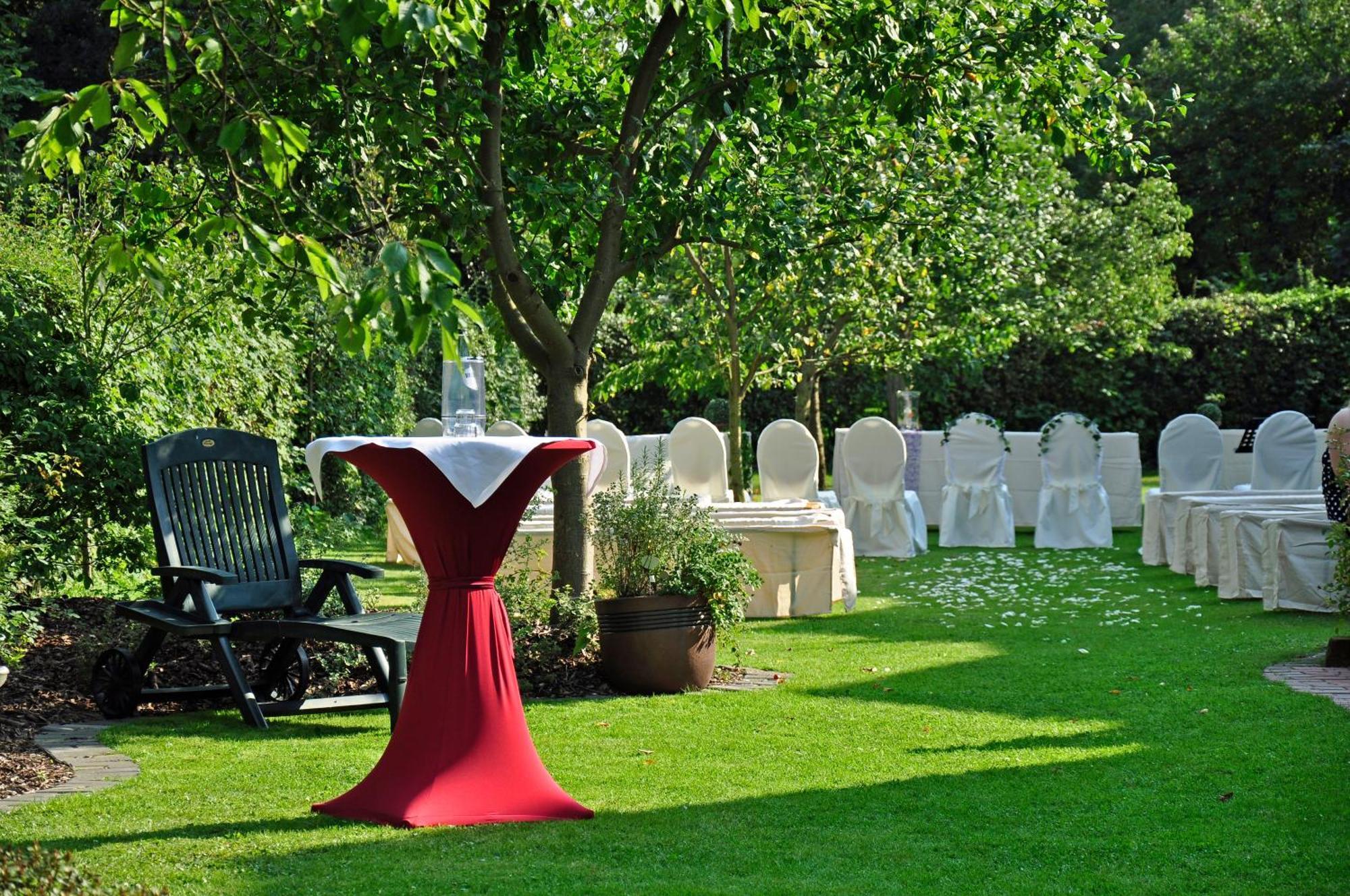 Hotel & Restaurant Zum Deutschen Hause Kirchhatten Bagian luar foto