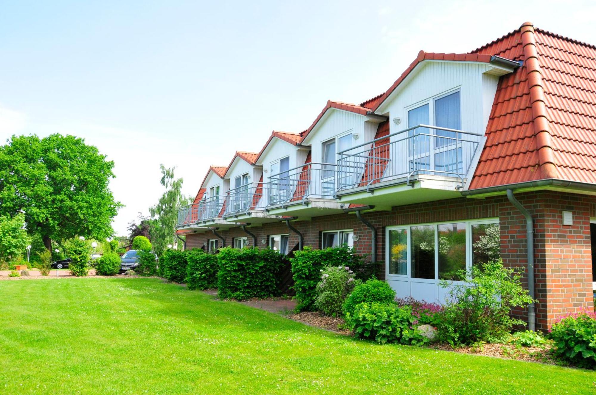 Hotel & Restaurant Zum Deutschen Hause Kirchhatten Bagian luar foto