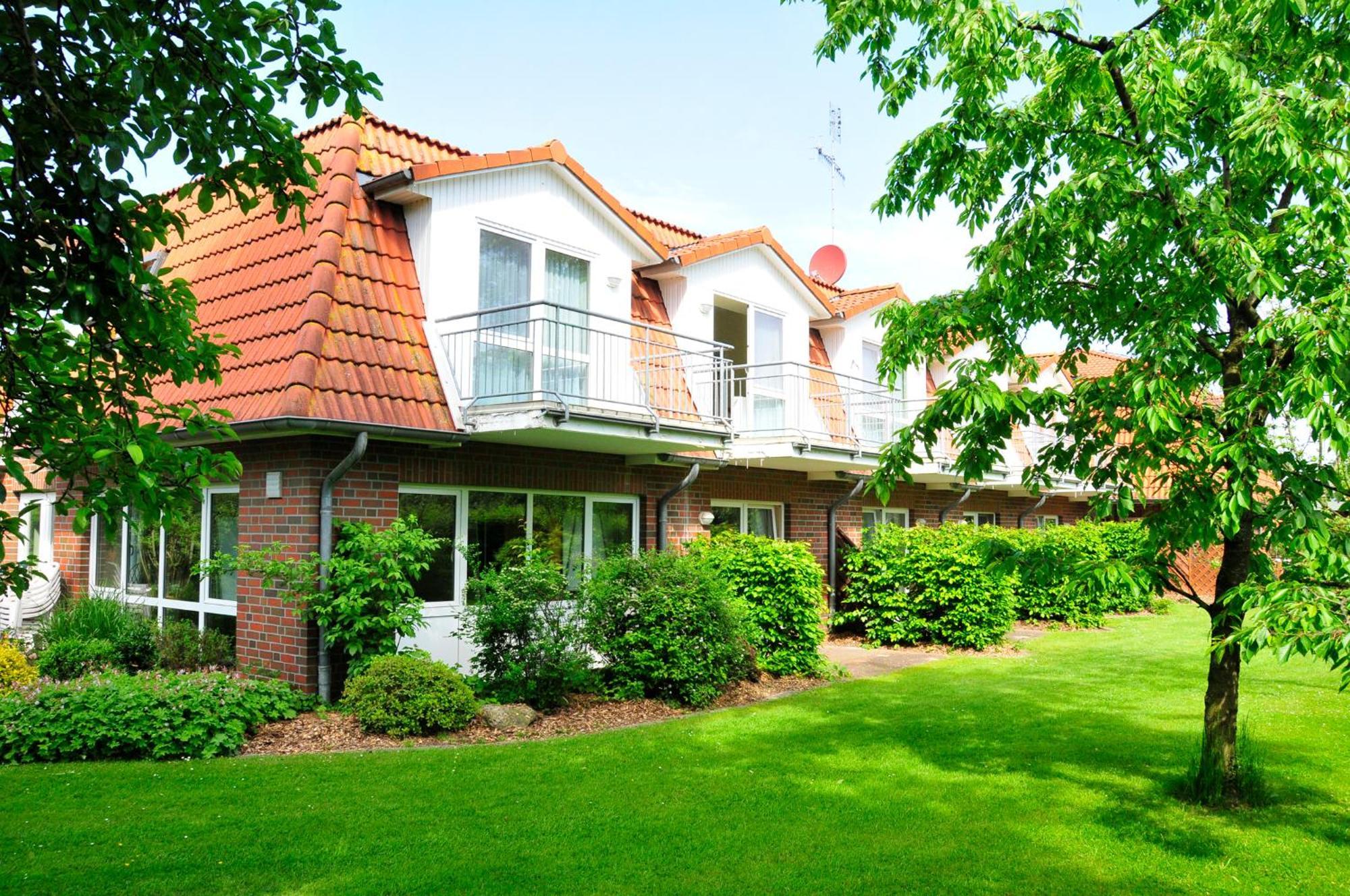 Hotel & Restaurant Zum Deutschen Hause Kirchhatten Bagian luar foto