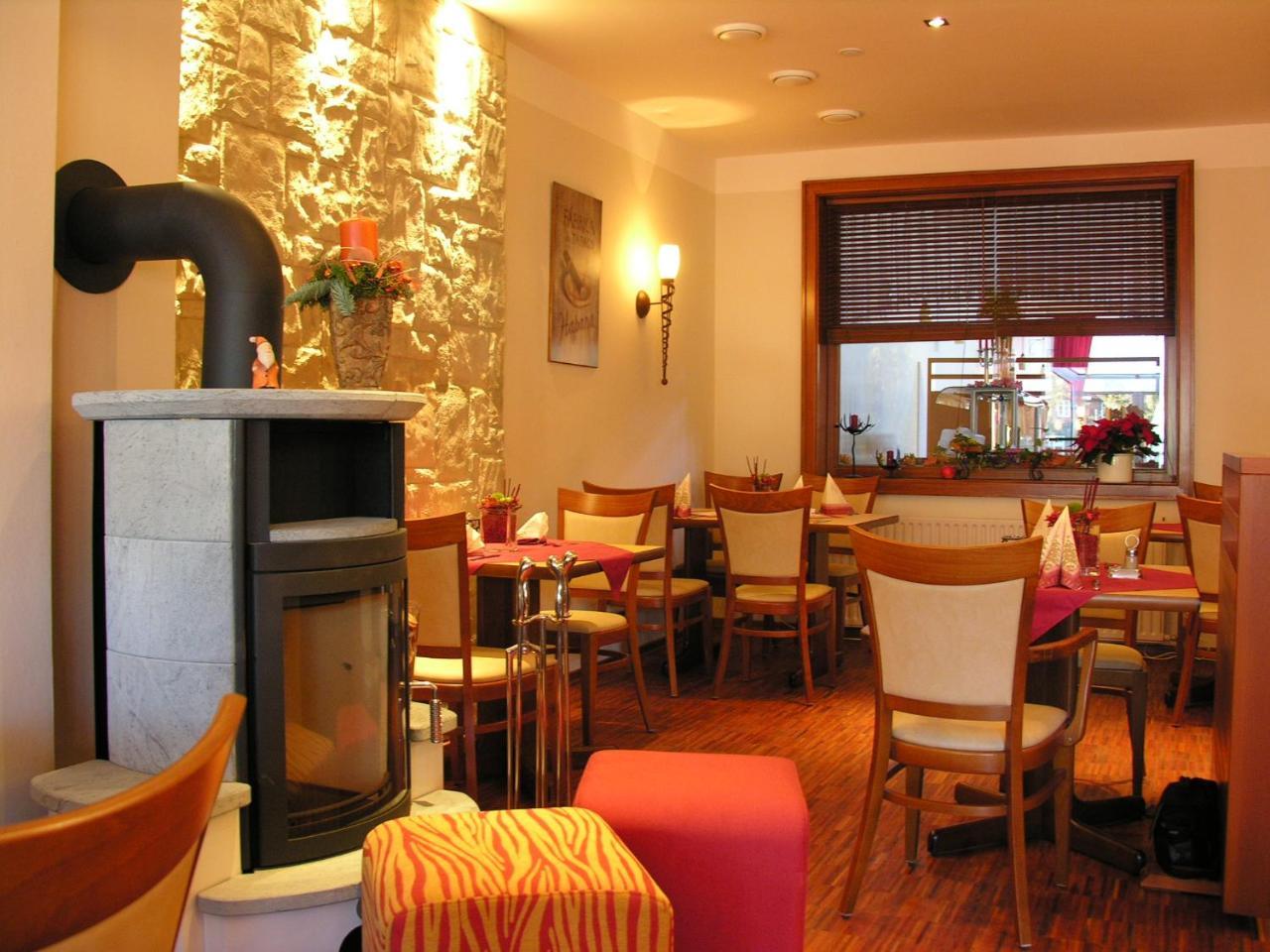 Hotel & Restaurant Zum Deutschen Hause Kirchhatten Bagian luar foto